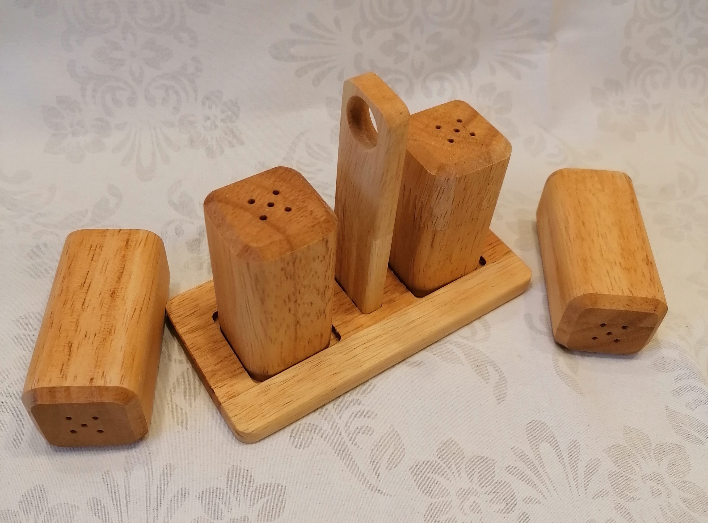 نمکدان چوبی 8cm با پایه چوبی